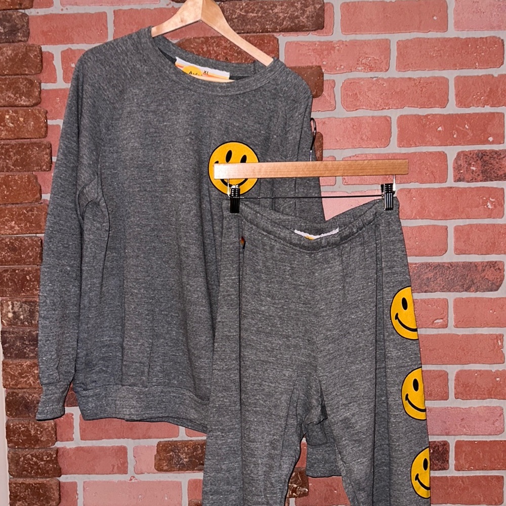 Aviator Nation Smiley Crewneck and Sweatpants SET in Heather Grey, Size XL